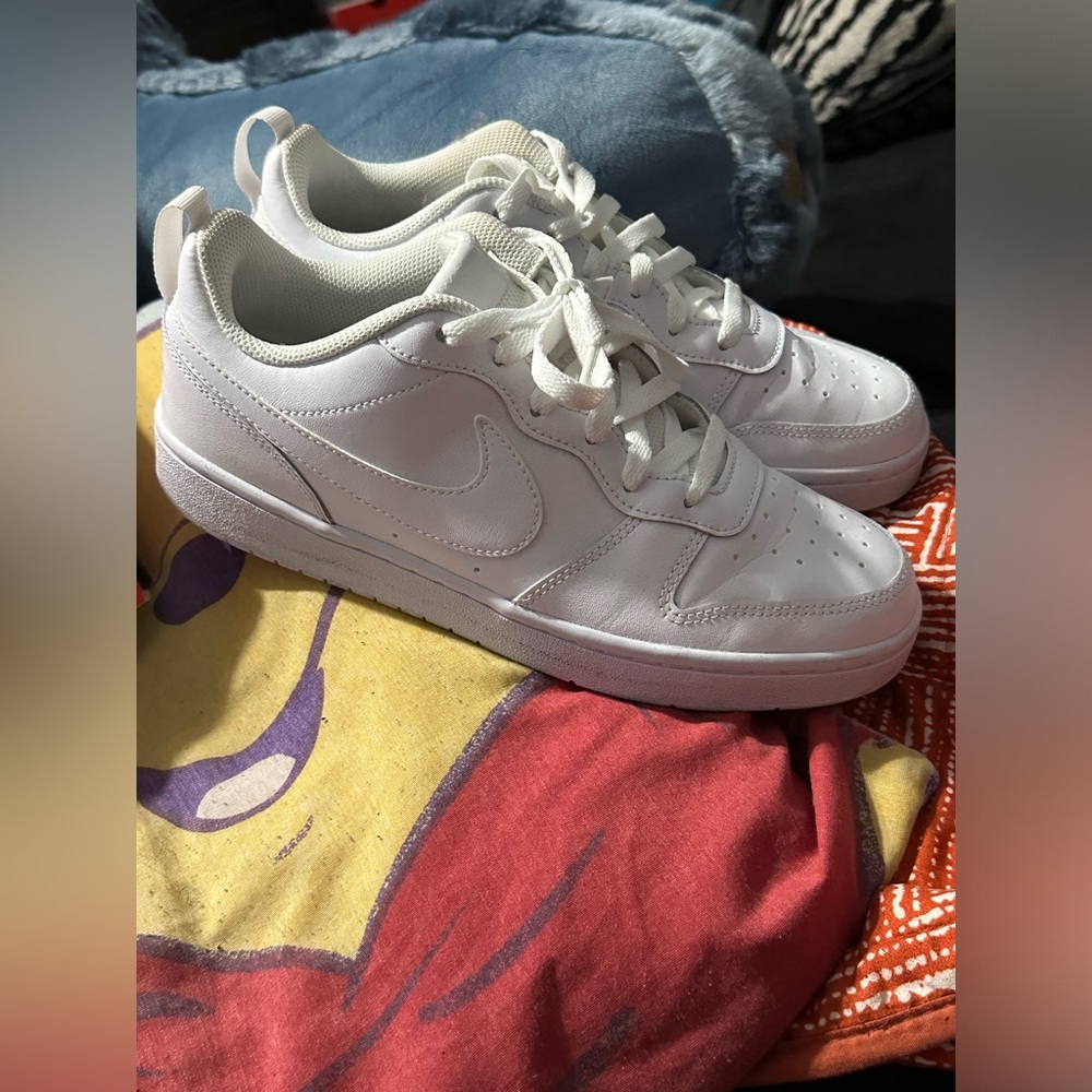 Nike Court Borough Low 2 (GS)Big Kids 7y White Casual Fashion Sneaker - Picture 2 of 8
